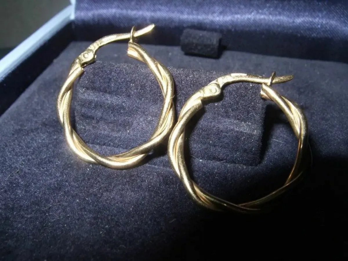 Vintage 9ct Gold Dual Pattern Hoops Fully Hallmark - Image 2