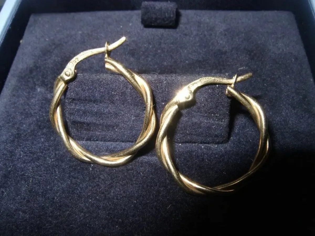 Vintage 9ct Gold Dual Pattern Hoops Fully Hallmark - Image 3