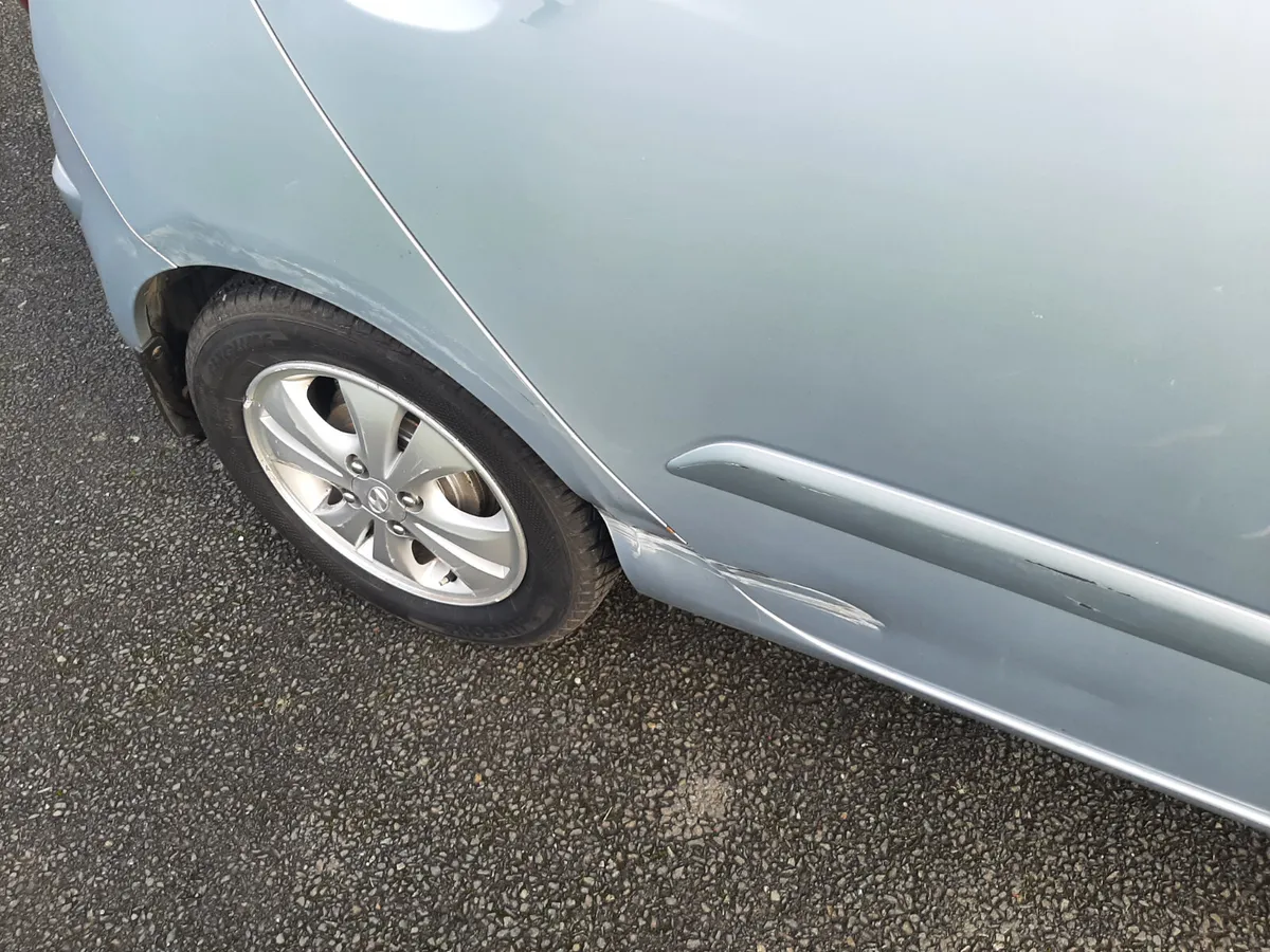 Hyundai i10 2011 - Image 2