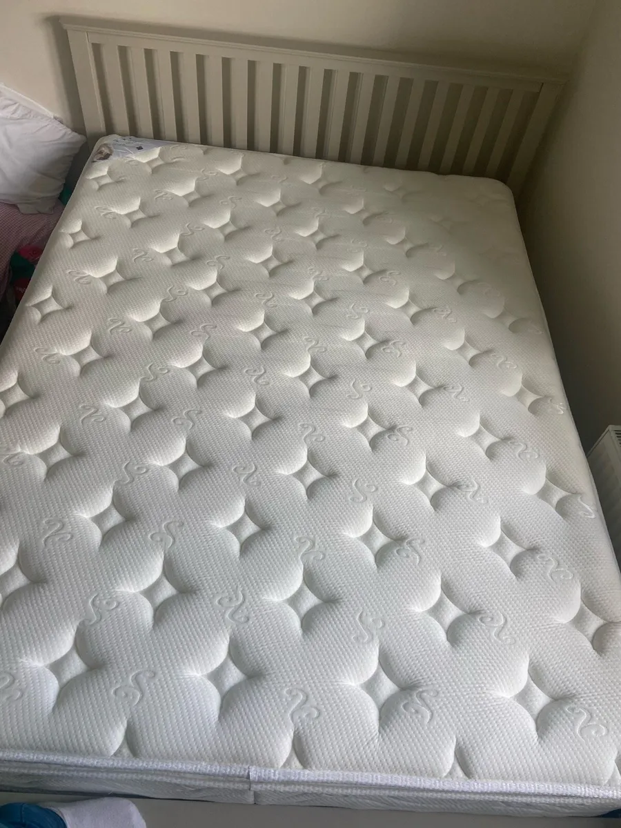 New memory foam mattress King - Image 1