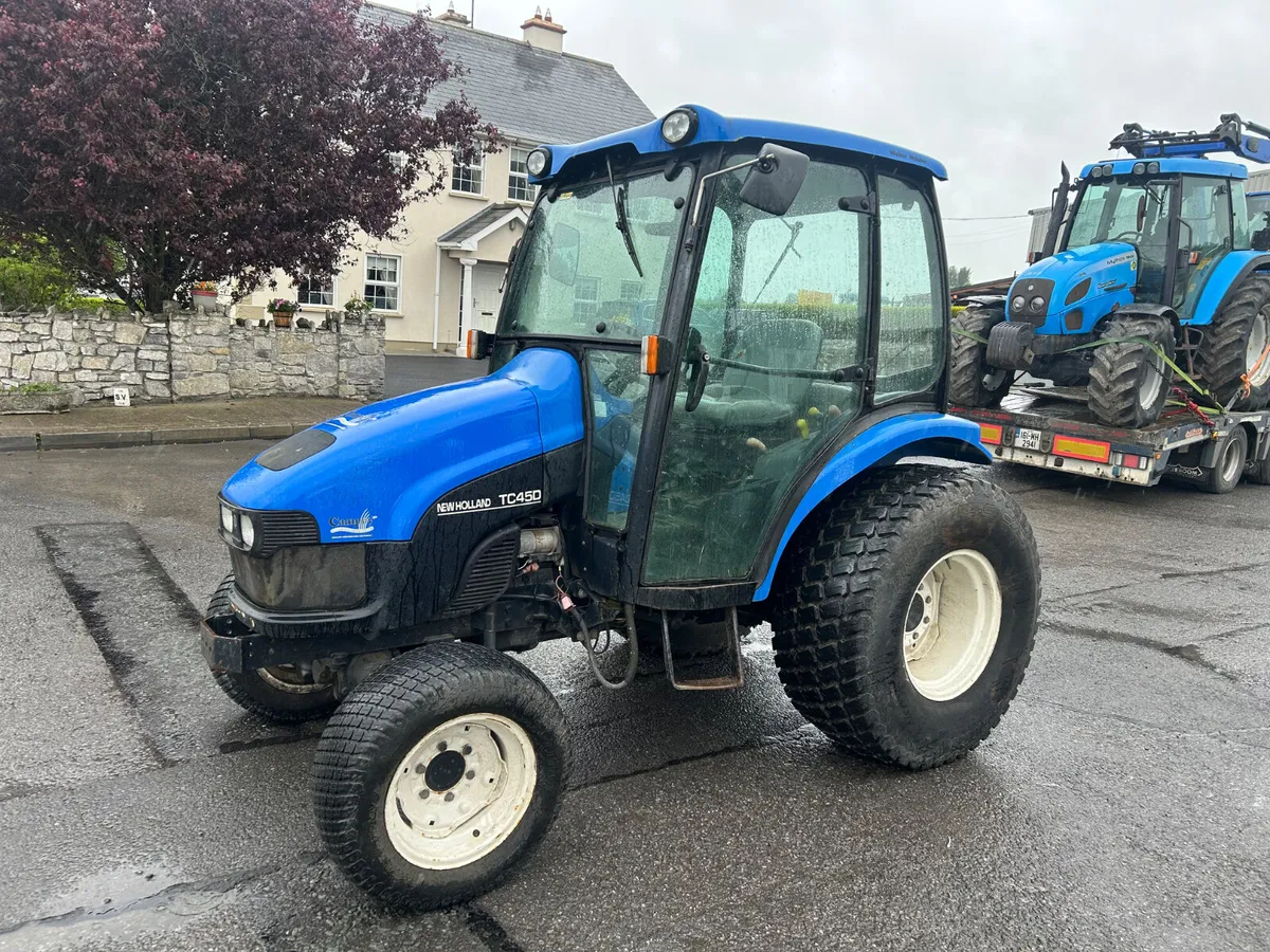 2004 New Holland TC45D Compact Tractor - Image 1