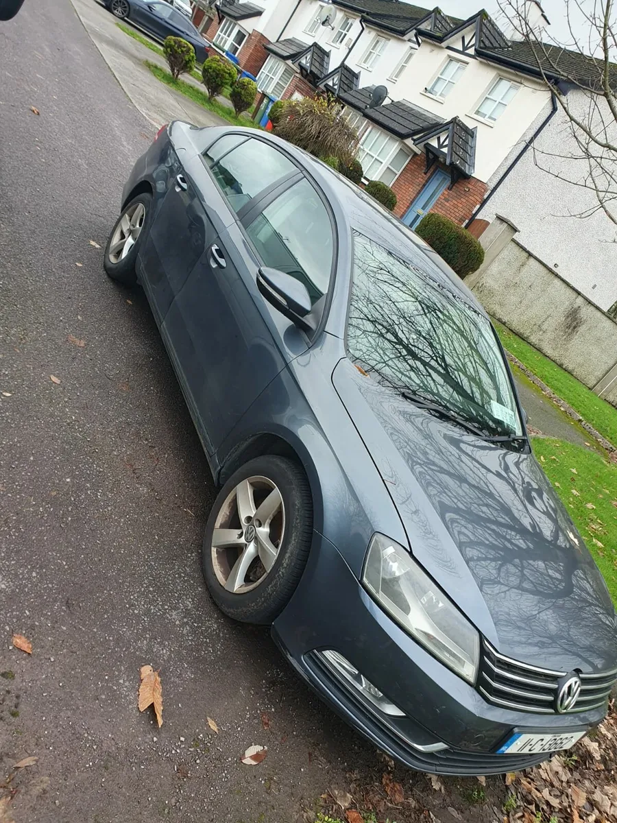 Volkswagen Passat 2011 - Image 1