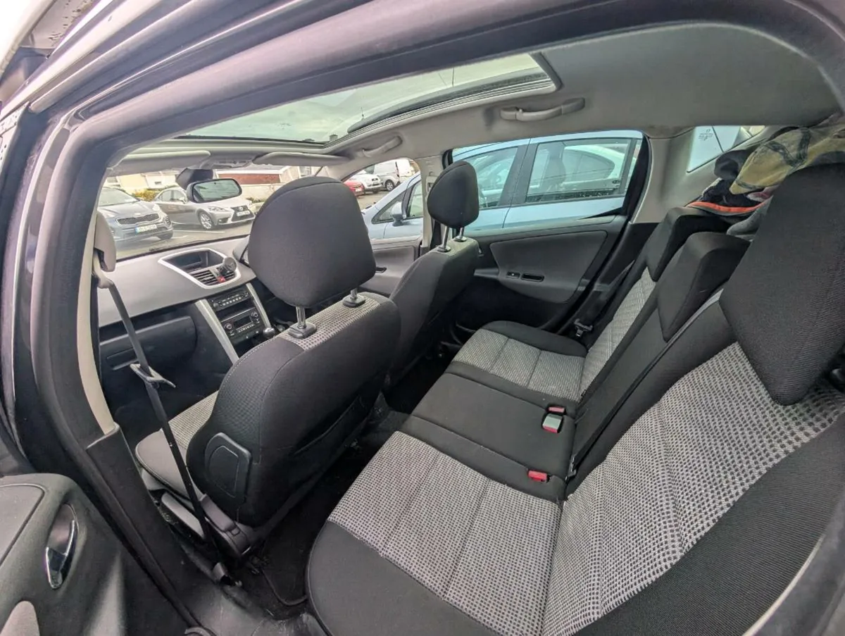 Peugeot 207 SW 2011 - Image 2