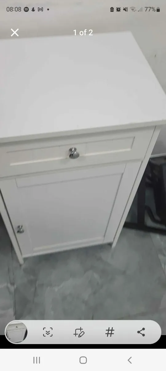 Bathroom cabinets - Image 1