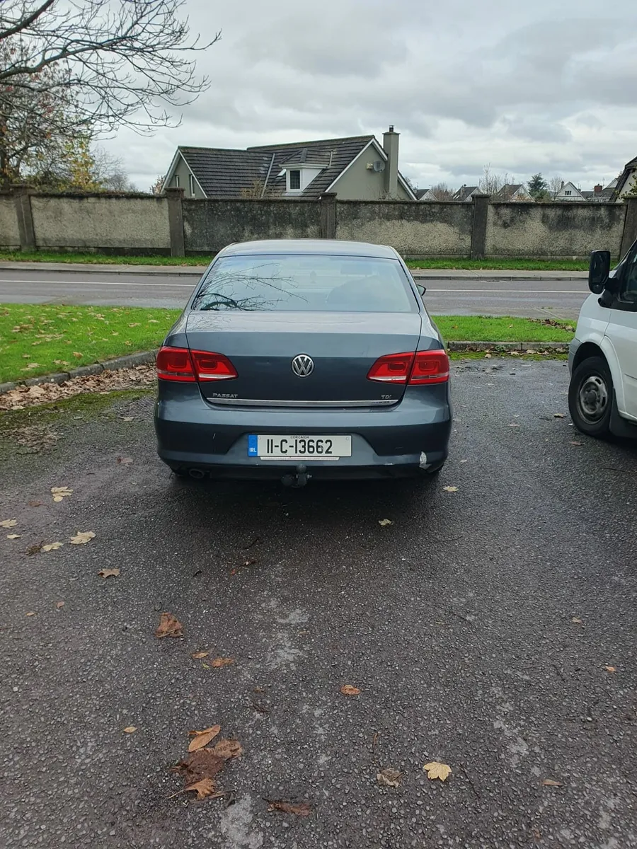 Volkswagen Passat 2011 - Image 4