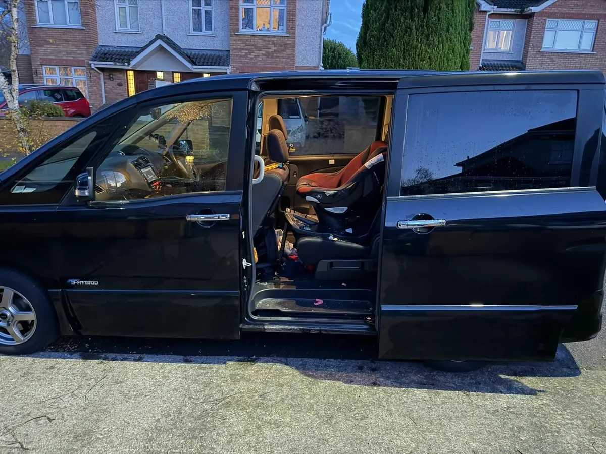 Nissan Serena 2014 - Image 4