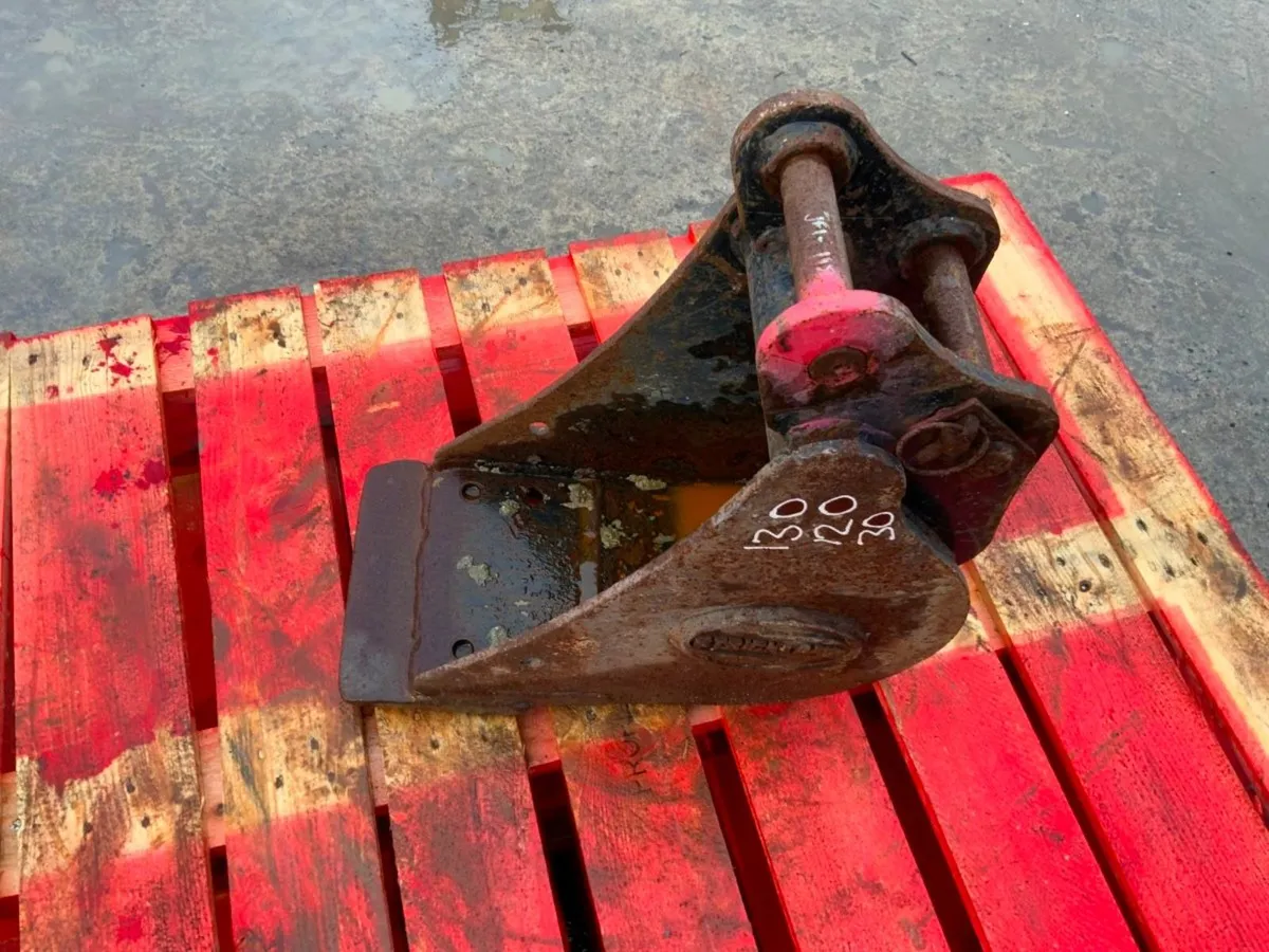 9" STRICKLAND BUCKET.....30mm PINS.........249f. - Image 2