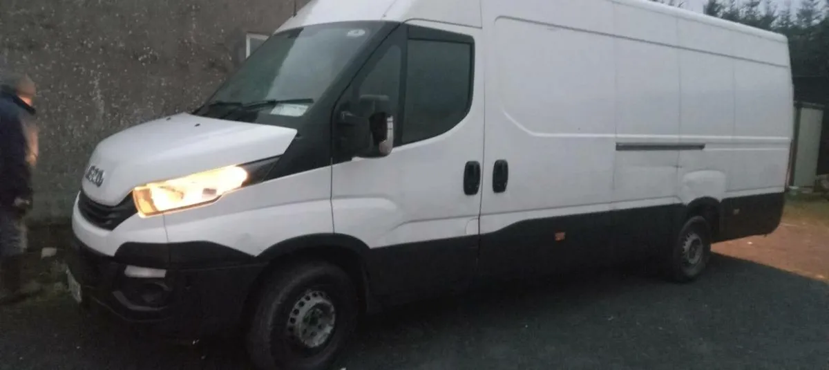 191 lwb white iveco van - Image 2