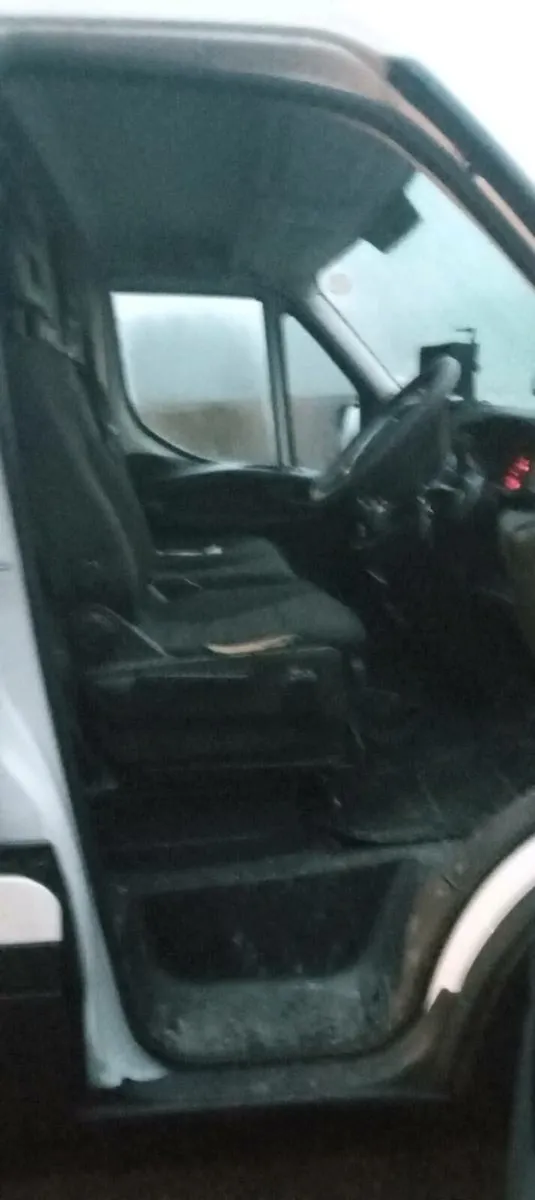 191 lwb white iveco van - Image 4