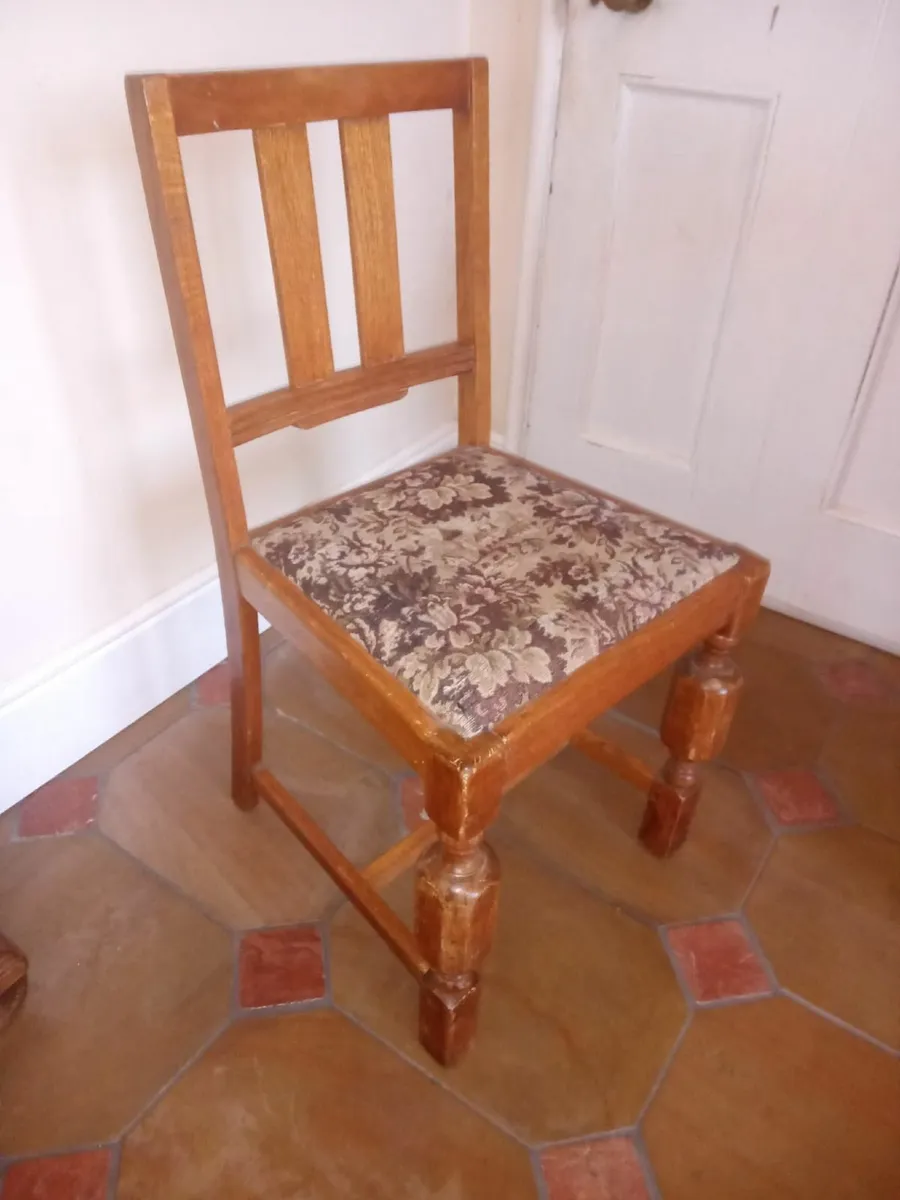 Dining Table Oak Extending with 3 Chairs - Image 2