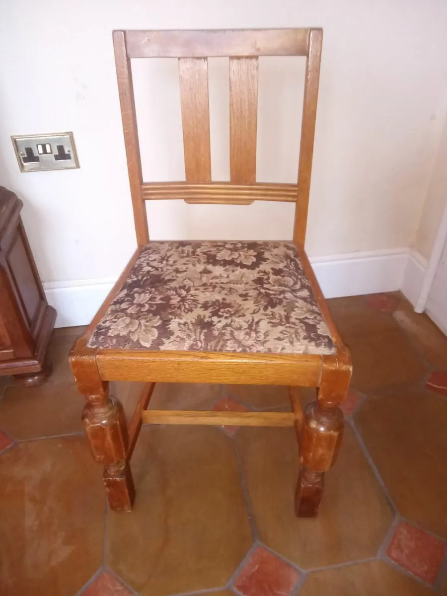 Dining Table Oak Extending with 3 Chairs - Image 3