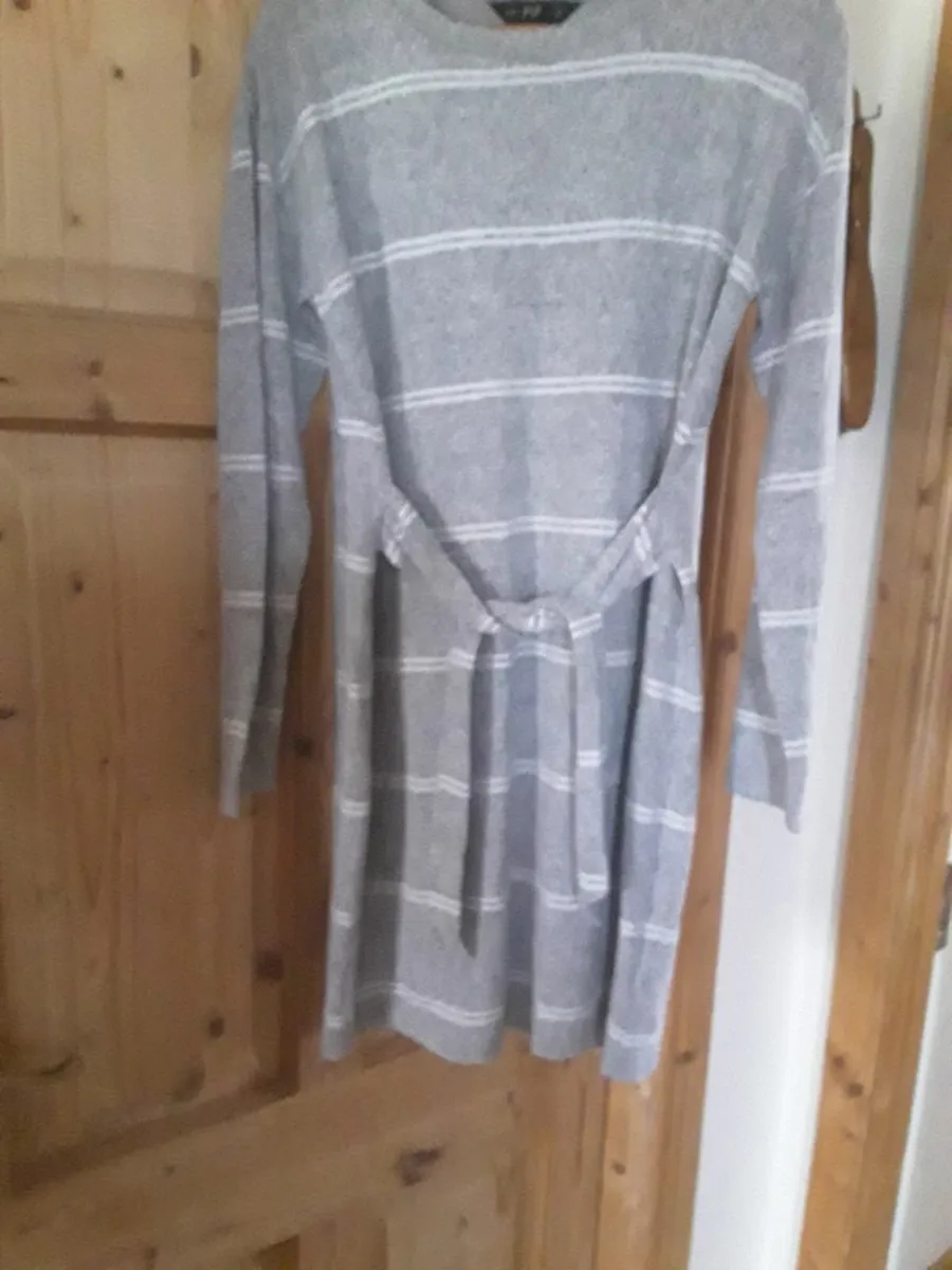 Lovely ladies deep blue  as  new coat size 10 - Image 4