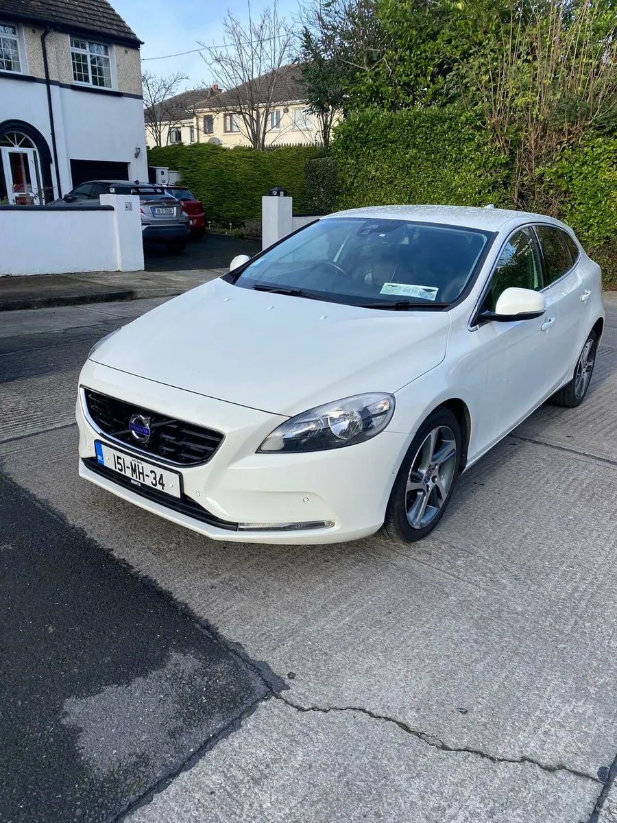 Volvo V40, 1.6 Diesel, NctD 05/26, 103K, 2015 - Image 1