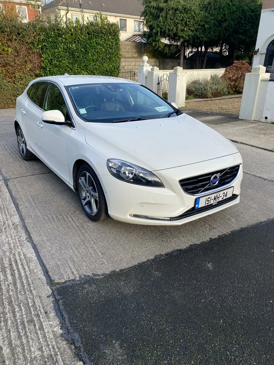 Volvo V40, 1.6 Diesel, NctD 05/26, 103K, 2015 - Image 2