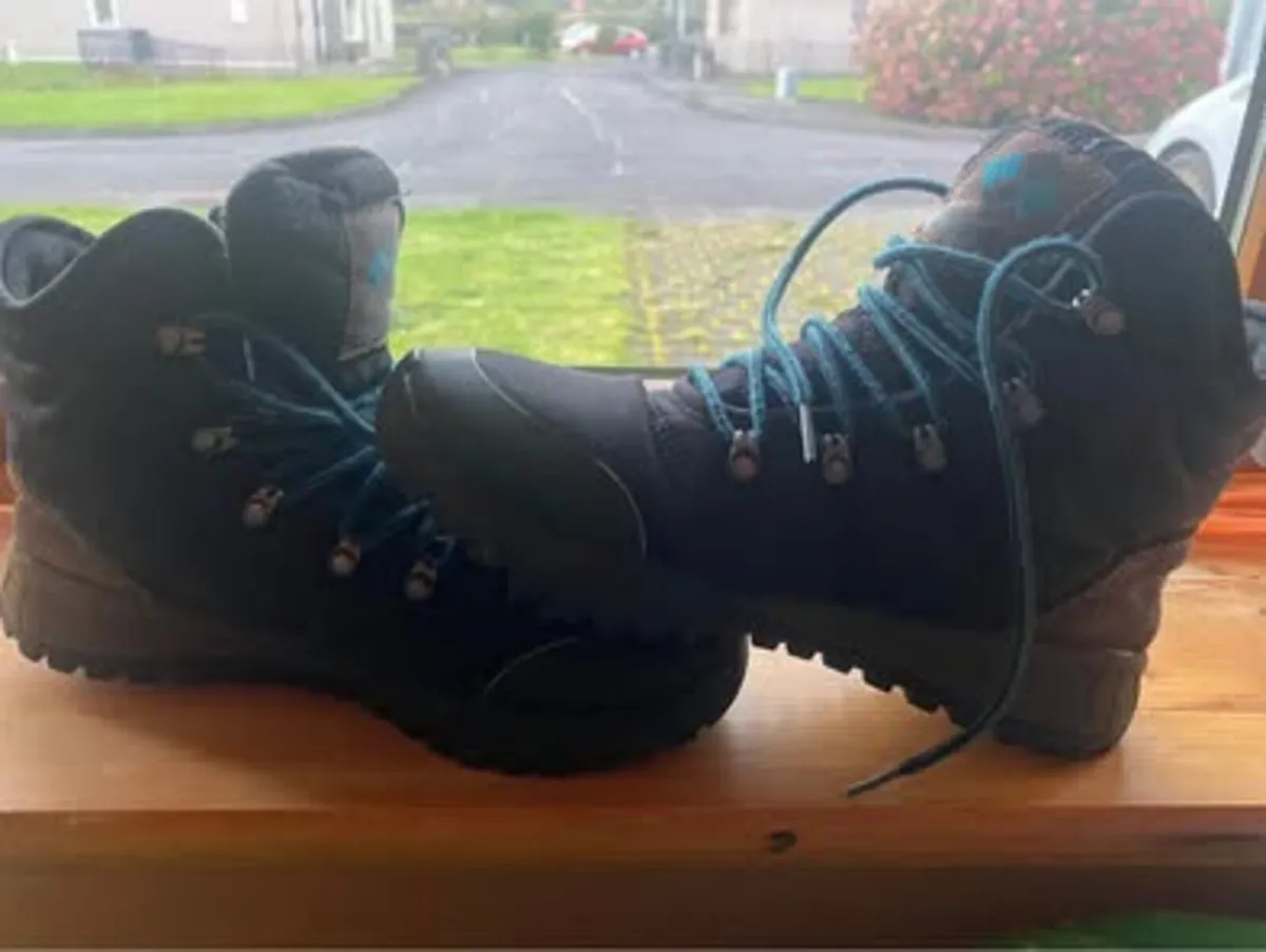 Columbia Shoes - Image 2