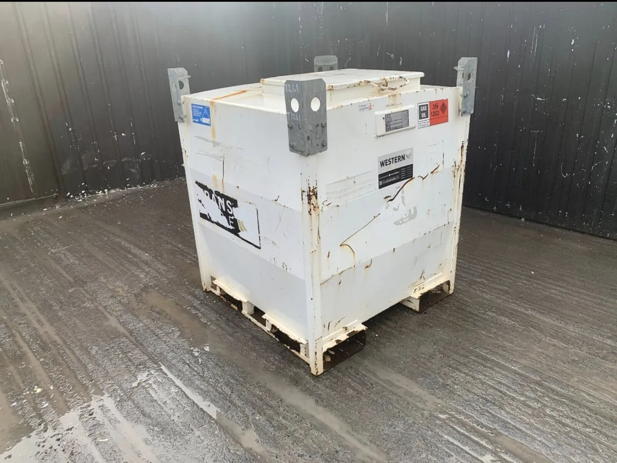 Western 950L Fuel Cube - Image 1