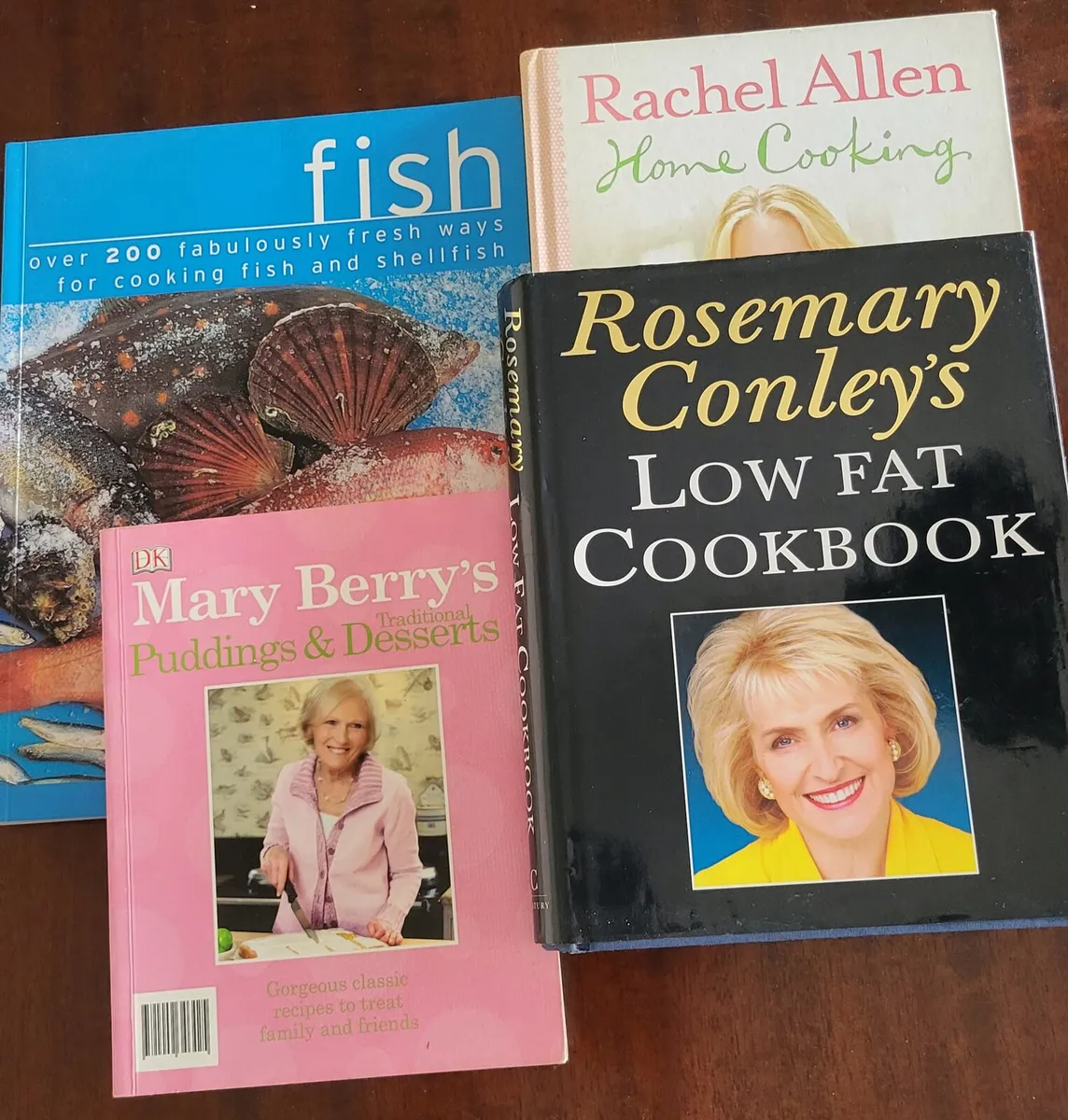Bundle of cookery books.
