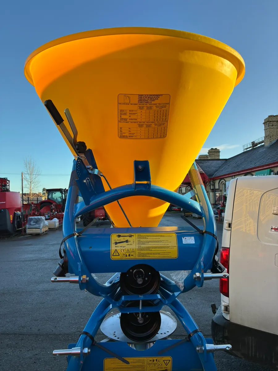 New Fleming 500 fertilizer/salt spreader - Image 2