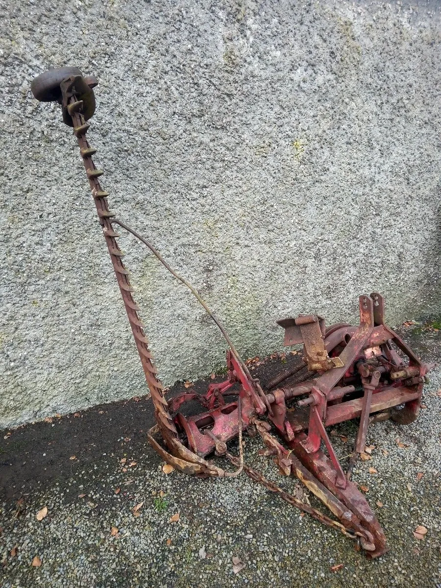 International Fingerbar Mower - Image 2