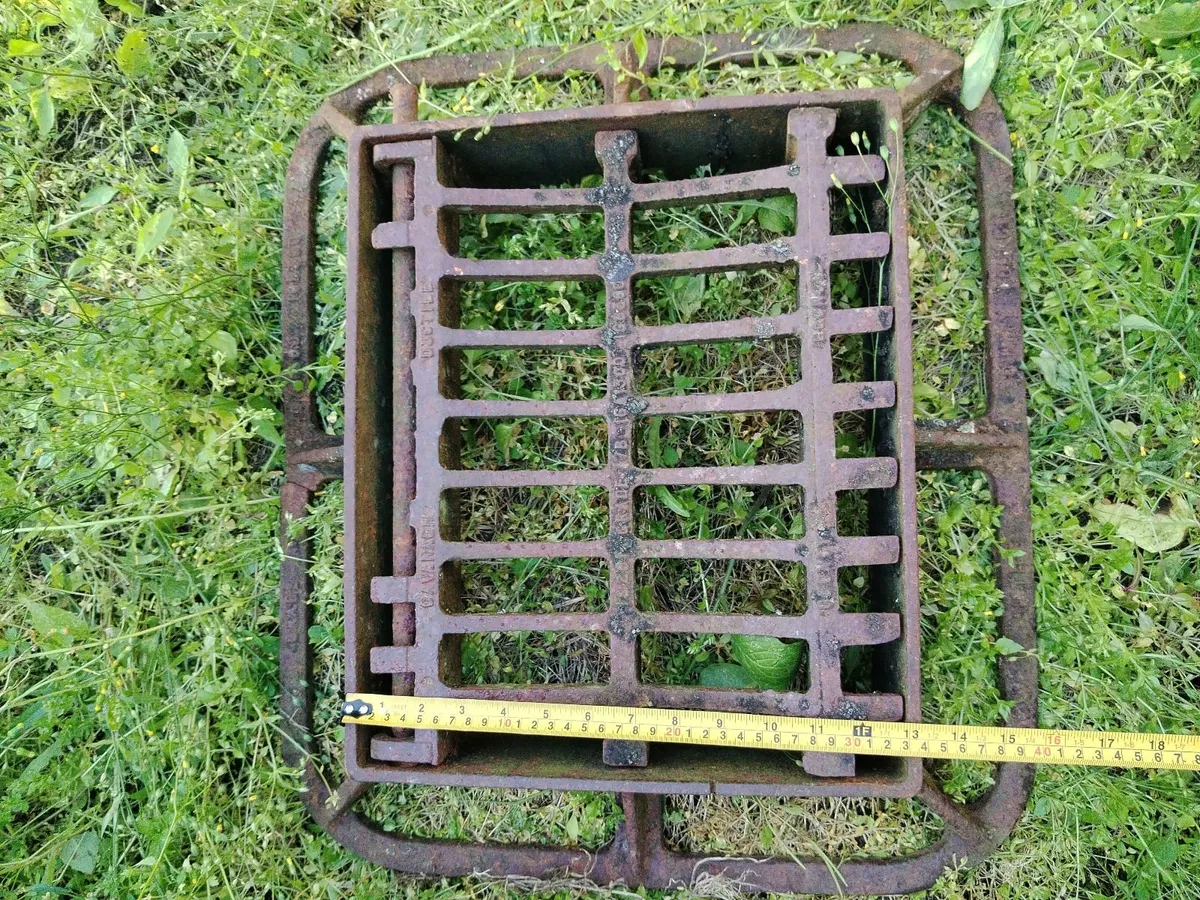 Cast Iron Gully Grate - Image 1