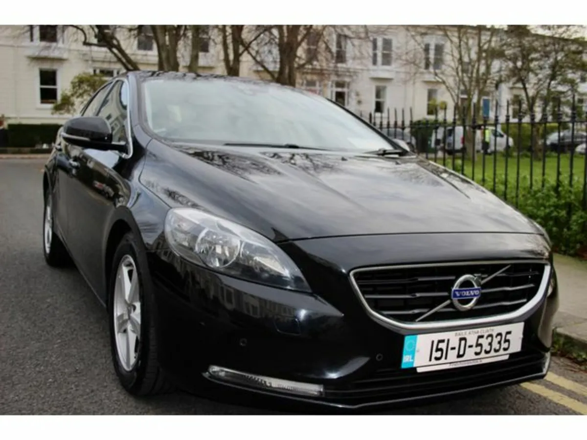 Volvo V40 D2 SE 5DR, FSH, ONLY 95K KMS - Image 2