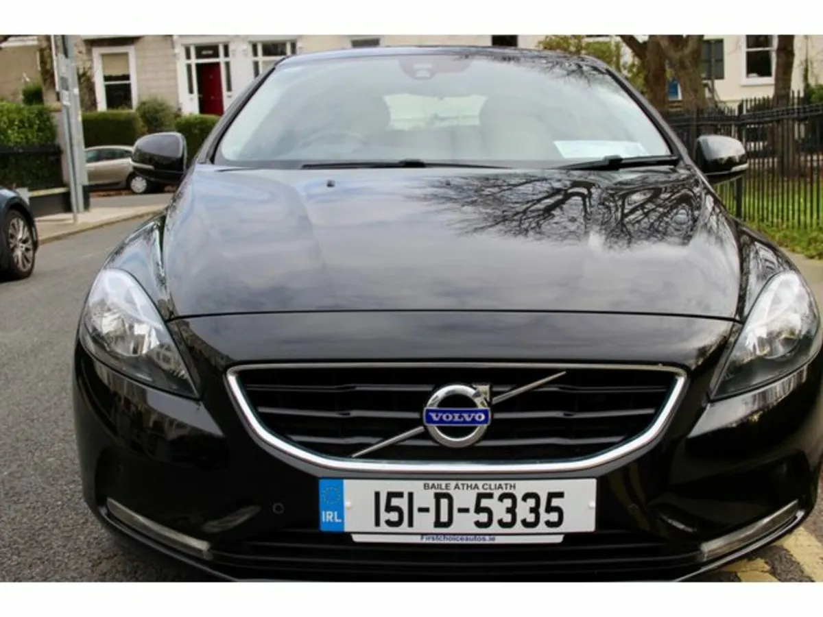Volvo V40 D2 SE 5DR, FSH, ONLY 95K KMS - Image 4