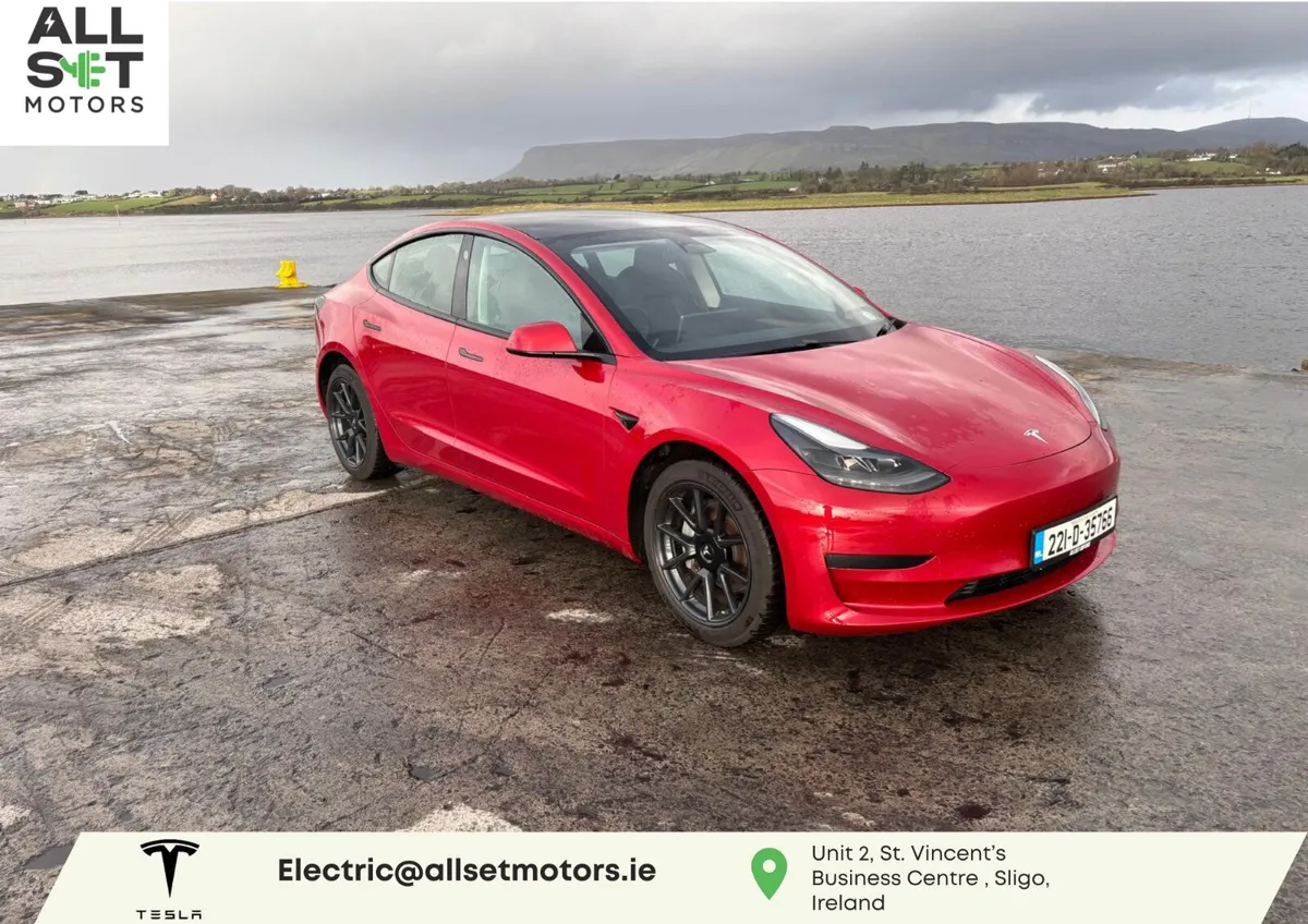 Tesla Model 3 2022  Standard Range + - Image 4