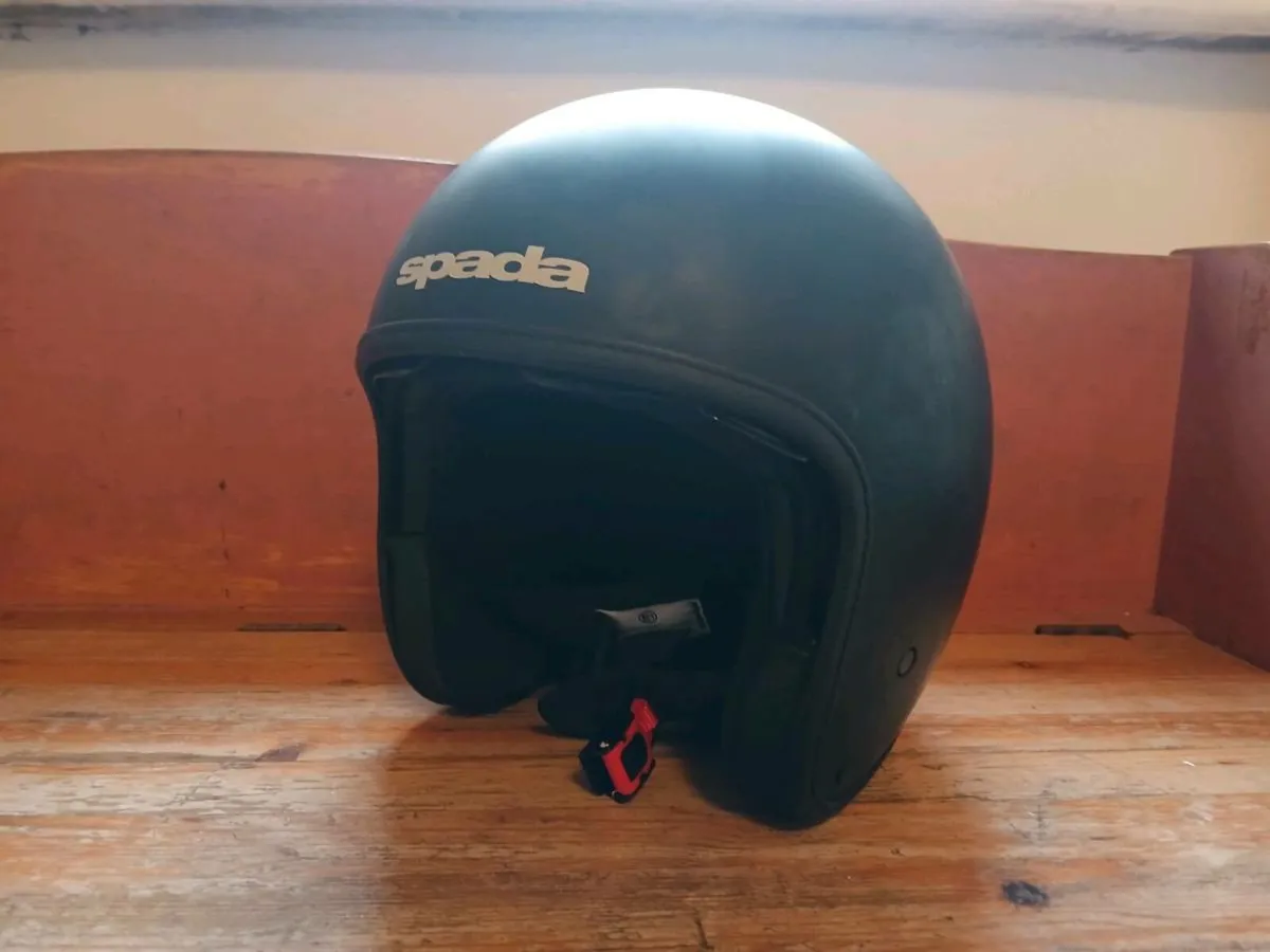 Motorbike Helmet Medium - Image 1