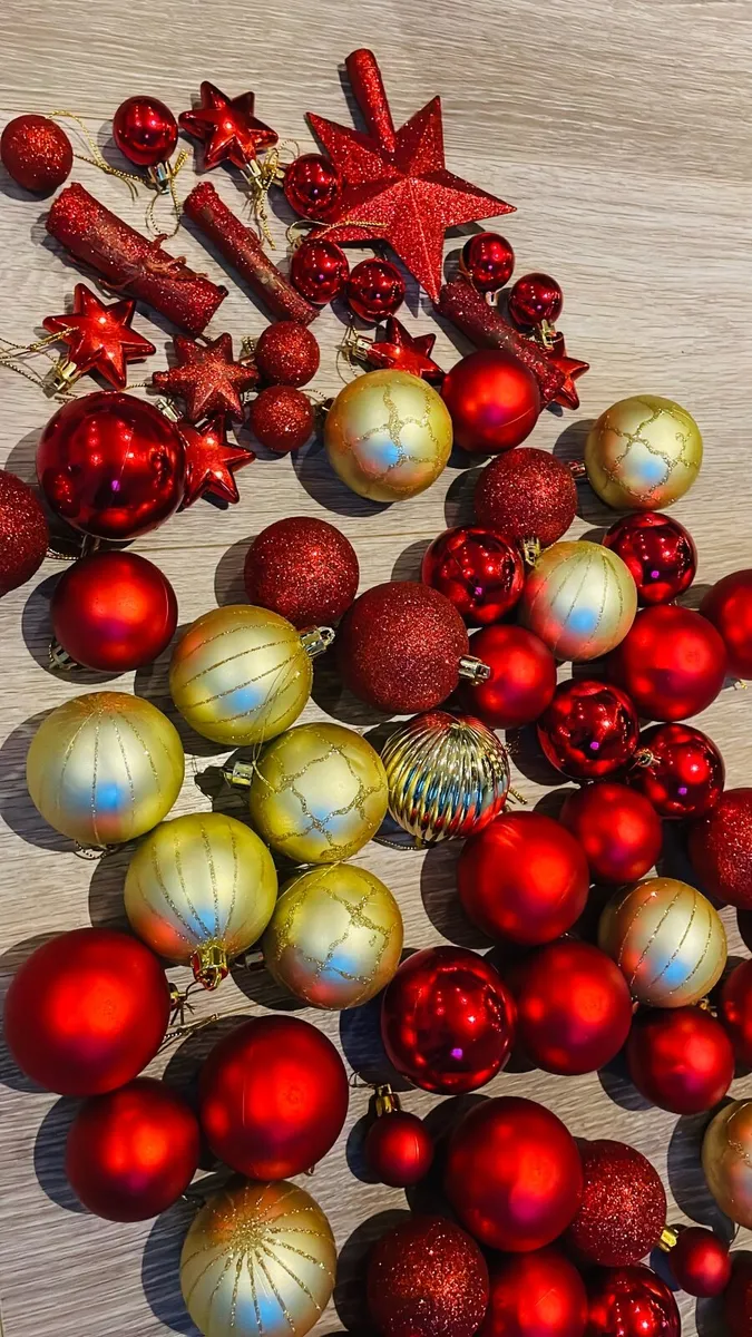 Red & Gold Baubles - 80 Pieces - Image 1