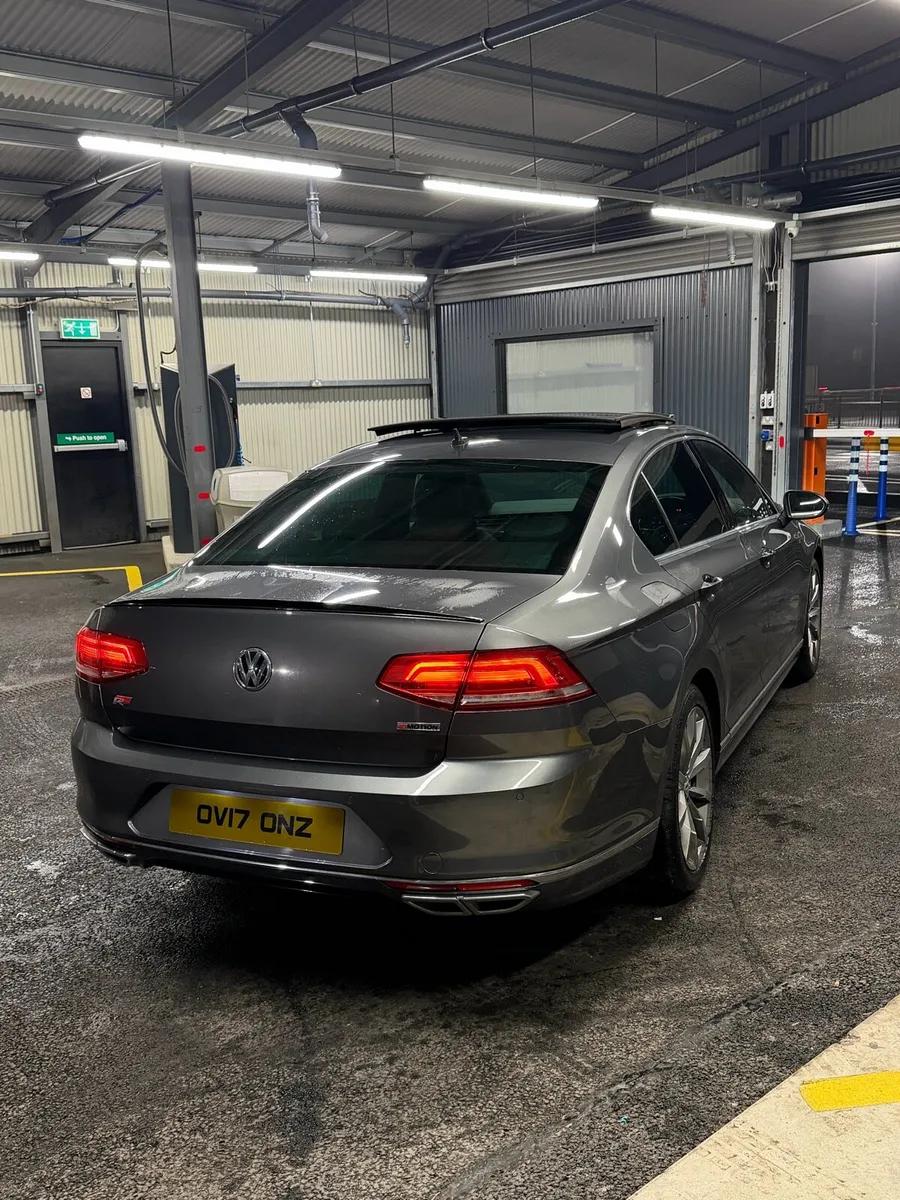 PASSAT R-LINE BI-TDI 4MOTION DSG 2.0 DIESEL - Image 4