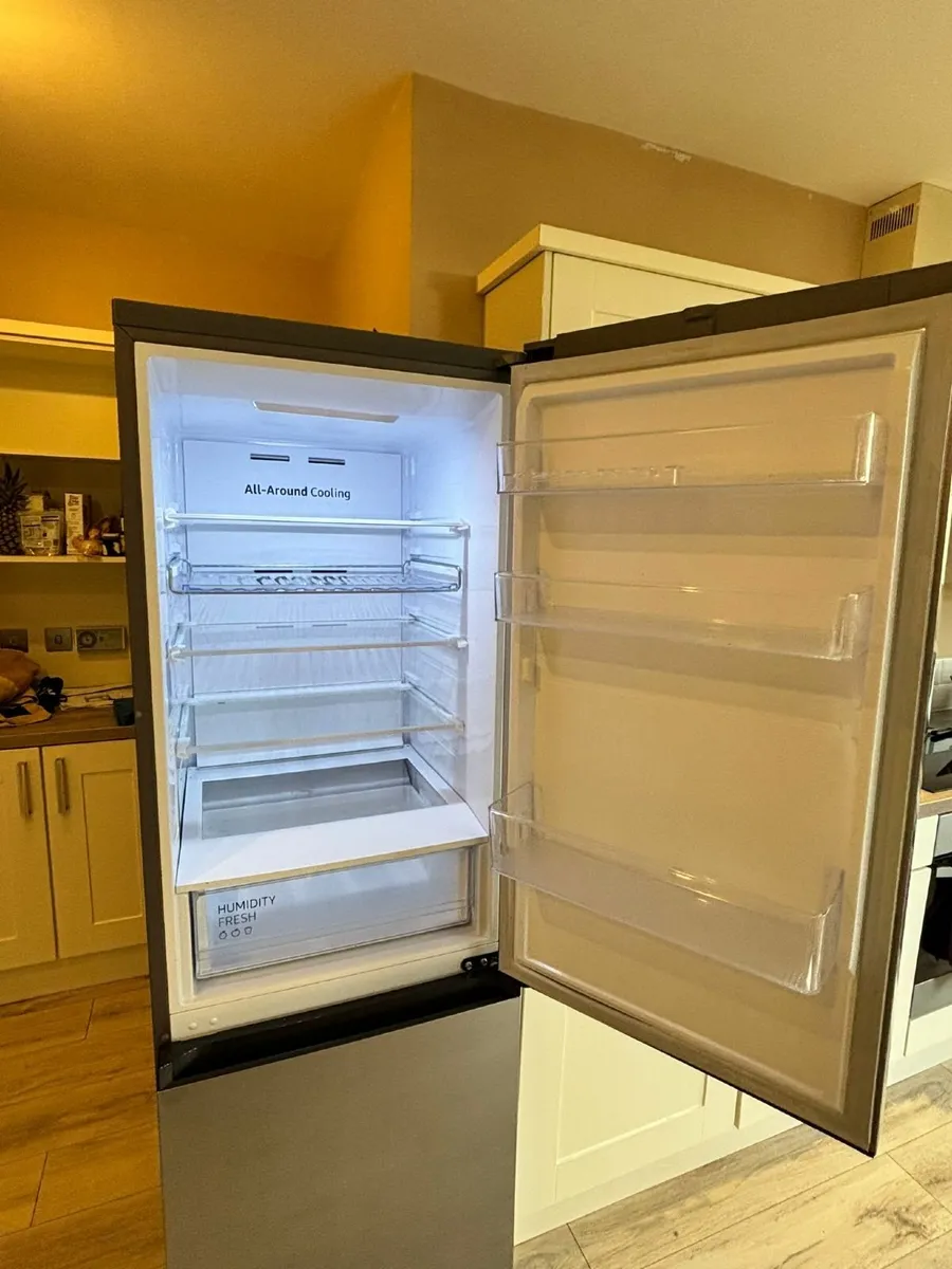 Refrigerator - Image 3