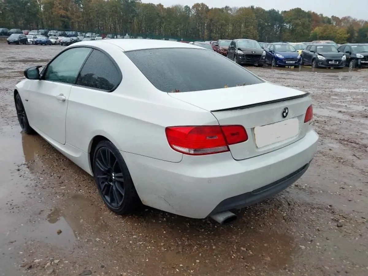 2011 BMW E92 320i  3 Series FOR PARTS - Image 4