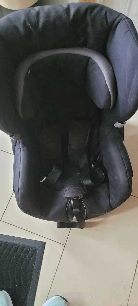 Maxi cosi car seat - Image 3