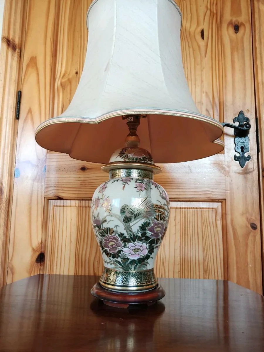 Vintage large table lamp hand painted - Image 3