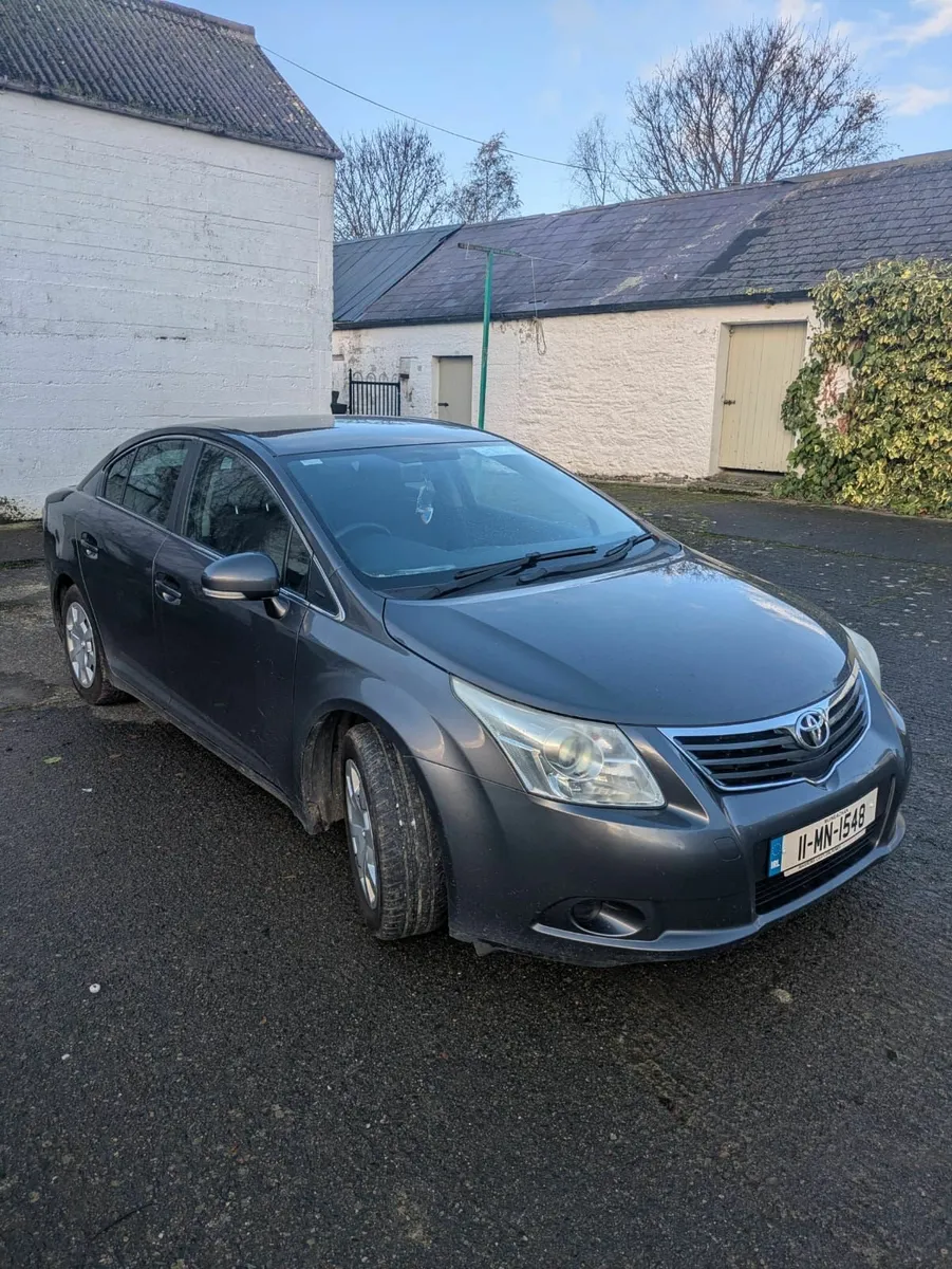 Toyota Avensis 2011 - Image 2