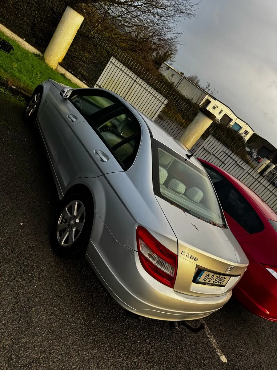 2010 Mercedes c - Image 4