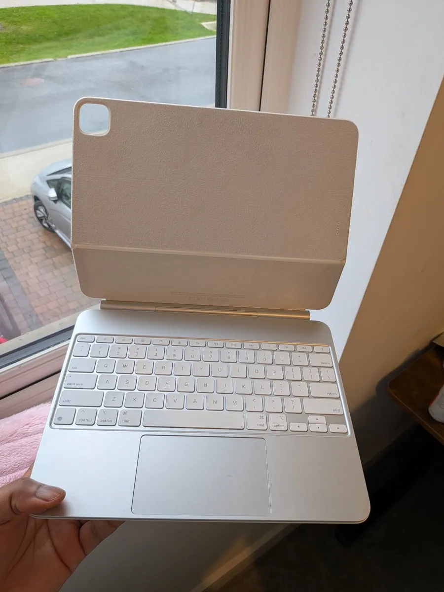 Apple Magic Keyboard iPad Pro 13" M4 - White - Image 1