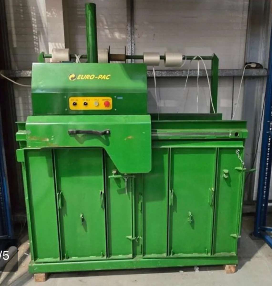 Cardboard plastic twin chamber baler compactor - Image 1