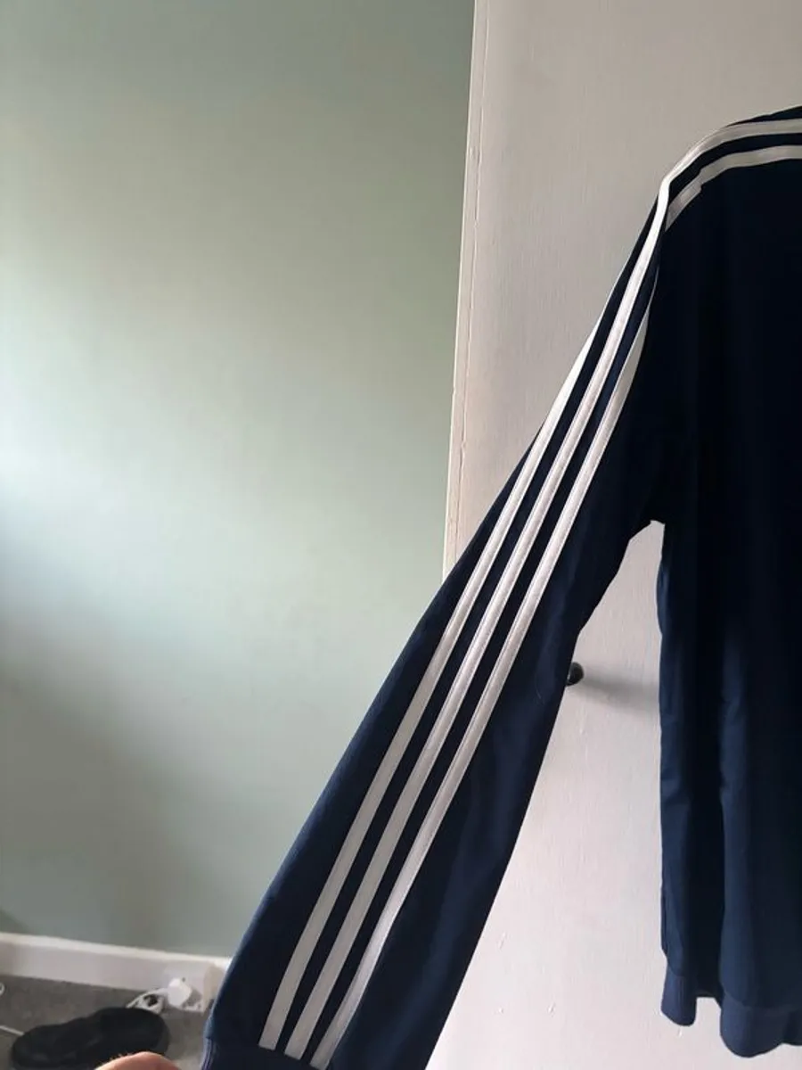 Adidas top - Image 4
