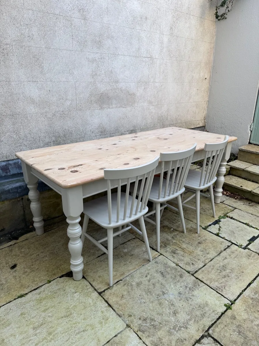 Beautiful kitchen Table & chairs for sale! - Image 2