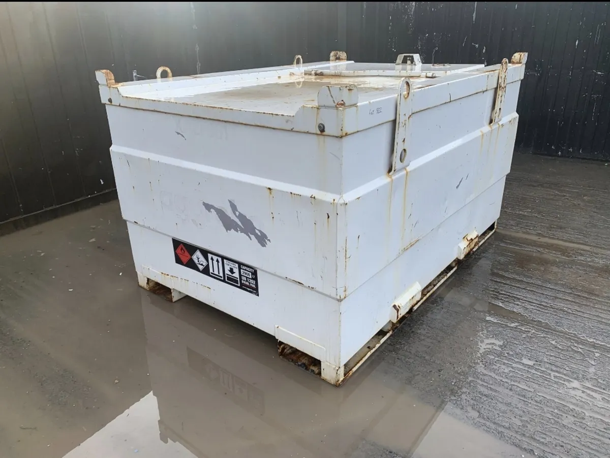 2944L Western Static Fuel Bowser - Image 1