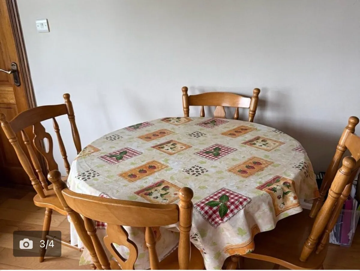 Solid Oak Table - Image 4