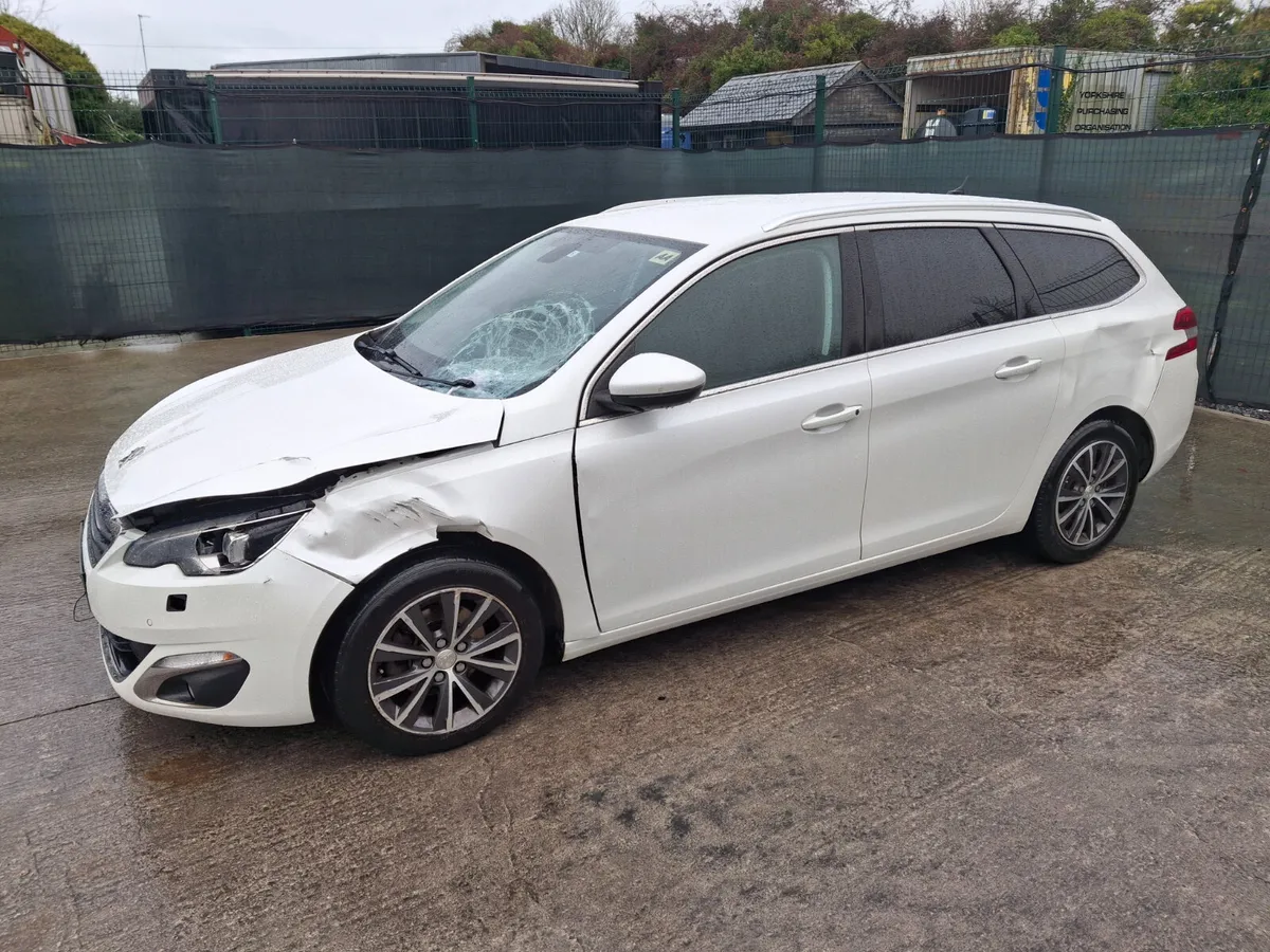 162  Peugeot 308 Automatic - Image 2