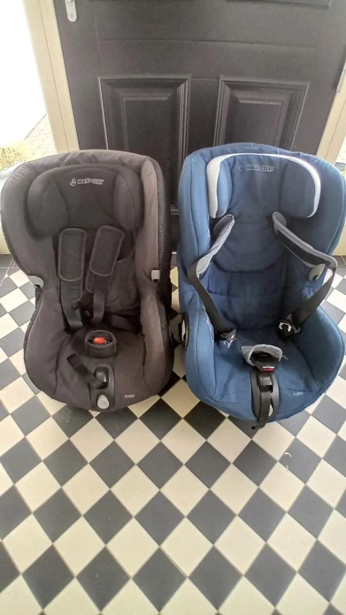 Car seat - Image 1