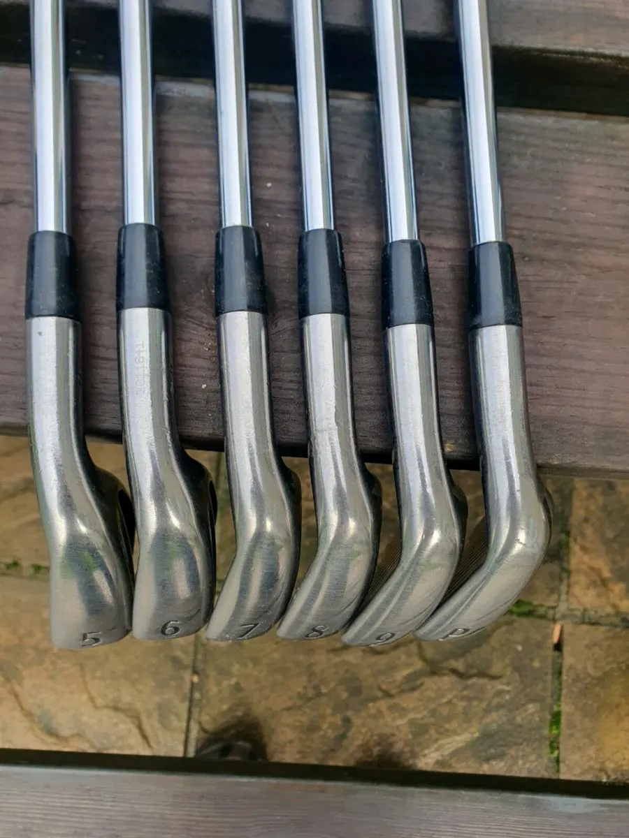 Mint titleist 716 ap1 irons - Image 3