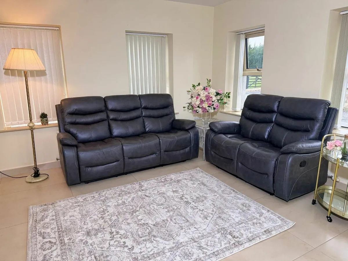 Recliner sofa - Image 2