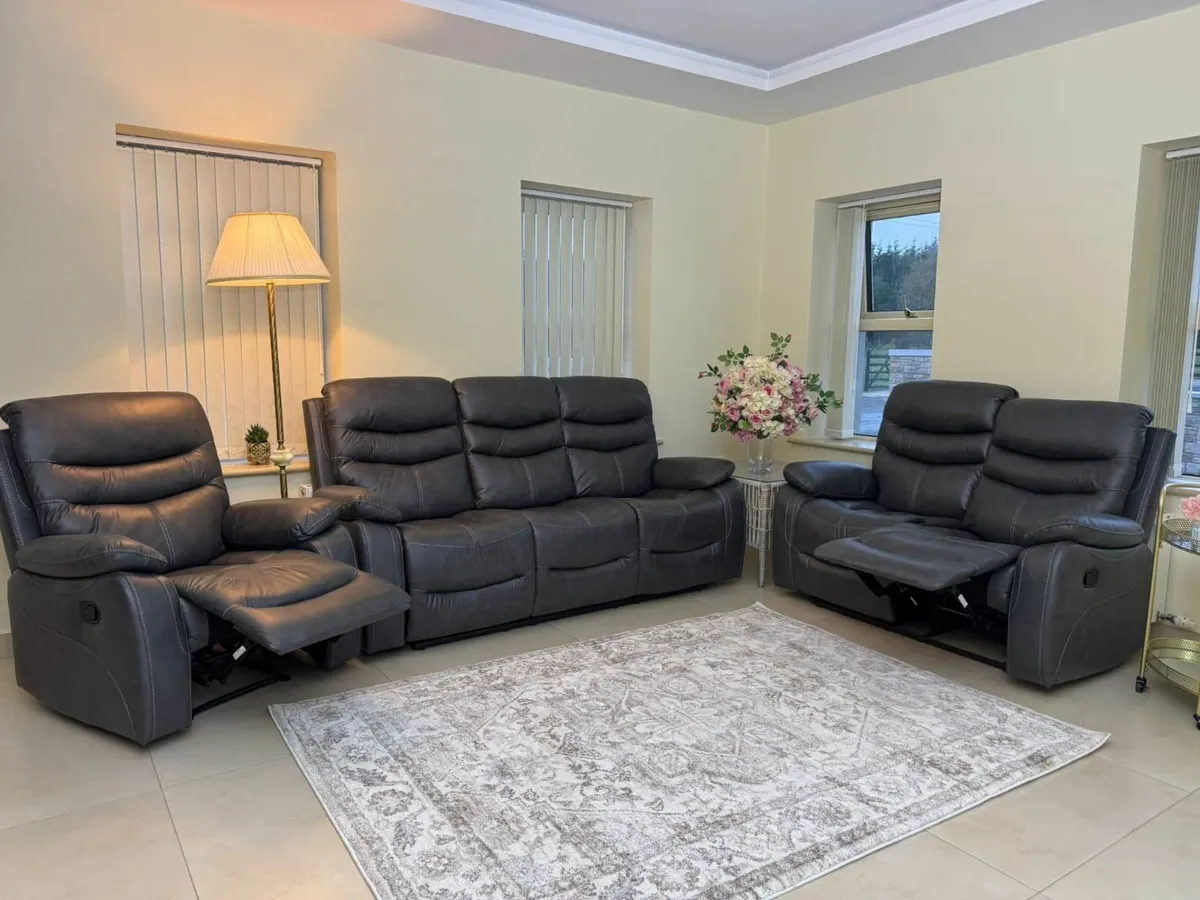 Recliner sofa - Image 3