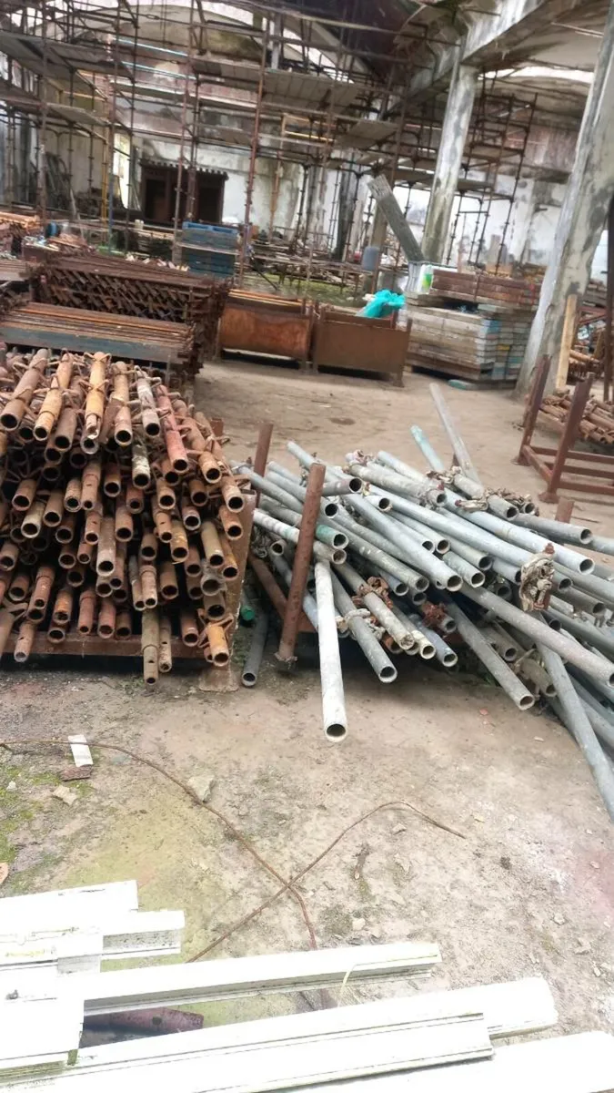 Scaffolding Tube for sale 80c p/foot - Image 3