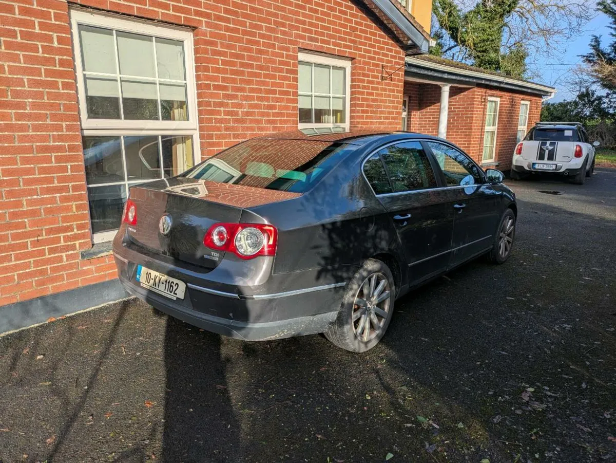 Volkswagen Passat - Image 2