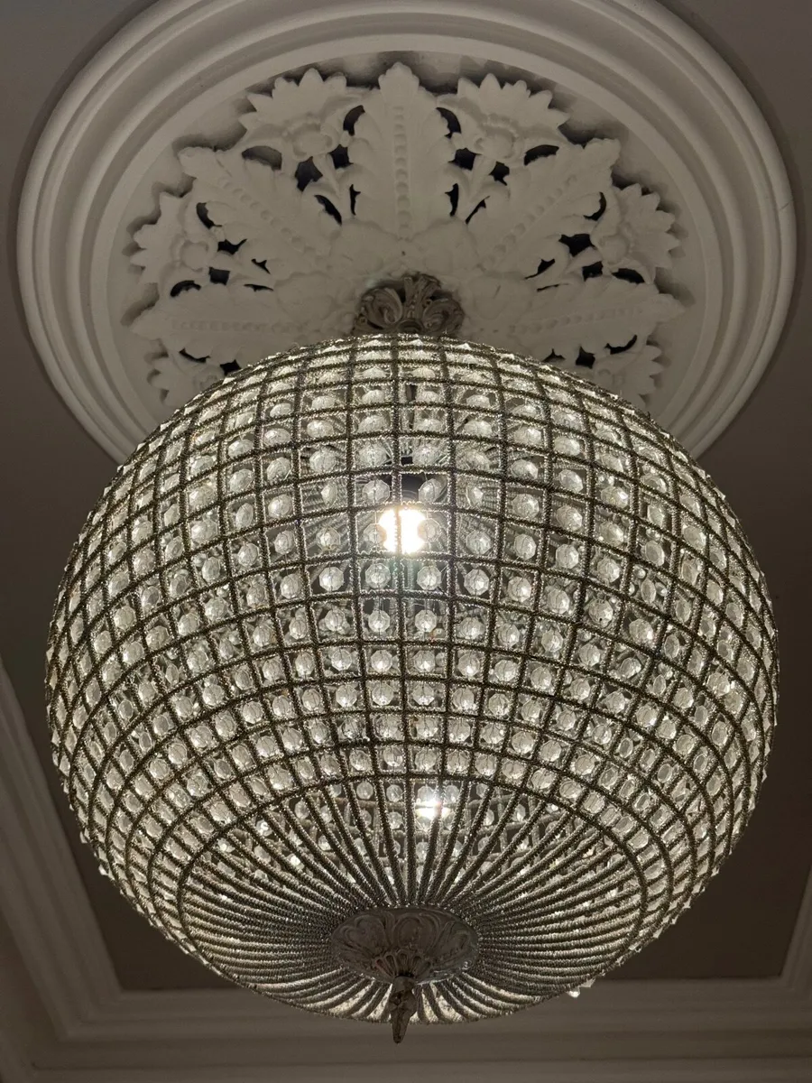 Elegant glass pendant light - Image 1